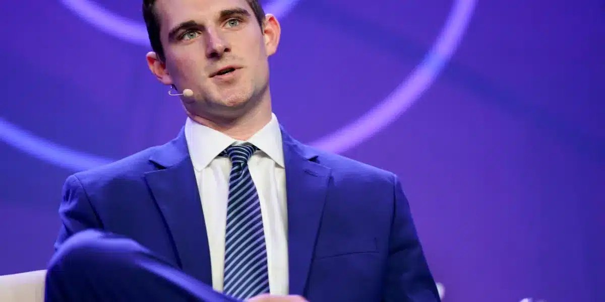 Bo Hines Warns: You’ll Regret Selling Bitcoin as Holders Tighten Grip