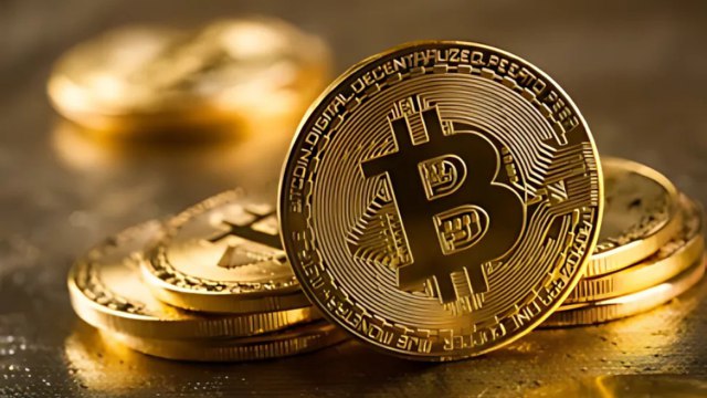 Bitcoin Hits $126K but Profit-Taking Stays Low, Rally May Continue, CryptoQuant Reveals