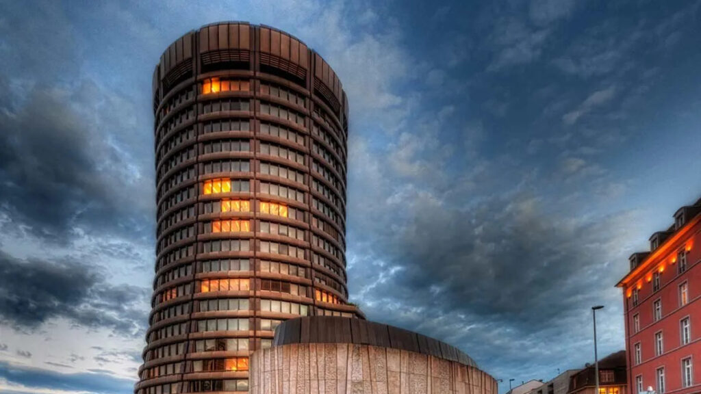 Global Regulators Reassess Crypto Rules as Banks Push for Friendlier Framework