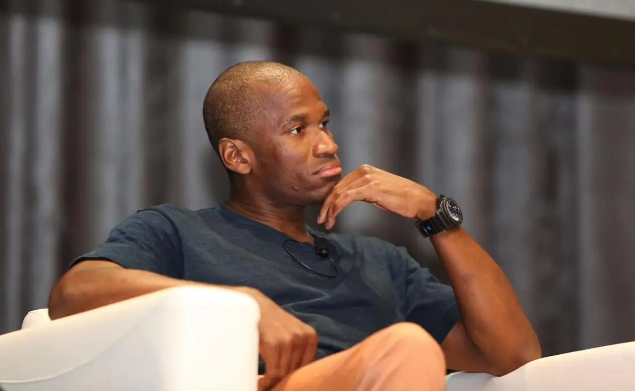 Arthur Hayes Reduces Risk After Market Drop, Redirects Capital Toward Zcash