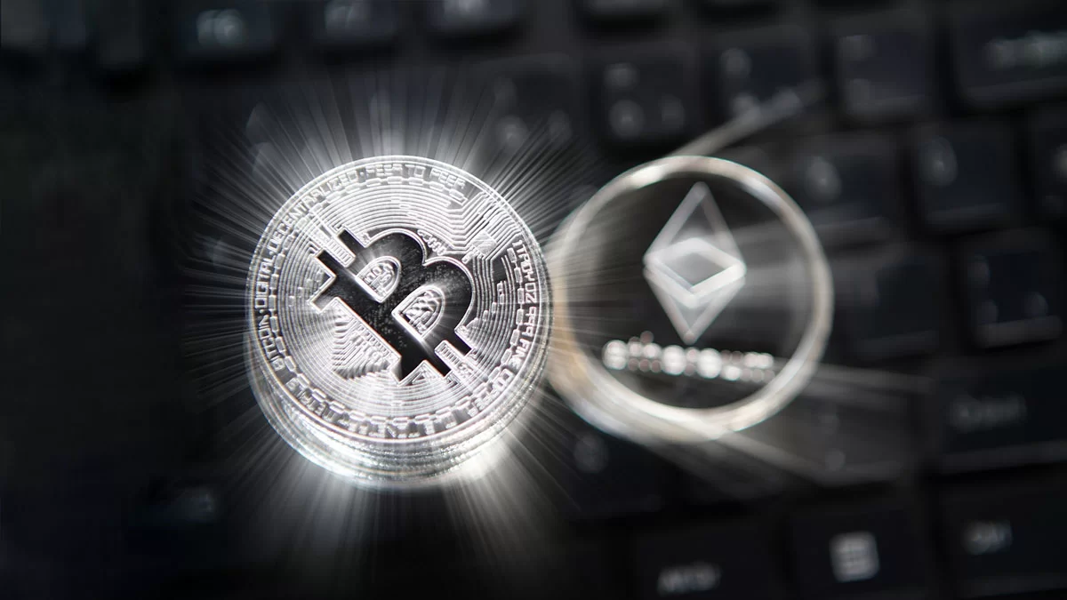 Market Turmoil: Bitcoin ETFs Face Withdrawal Challenges