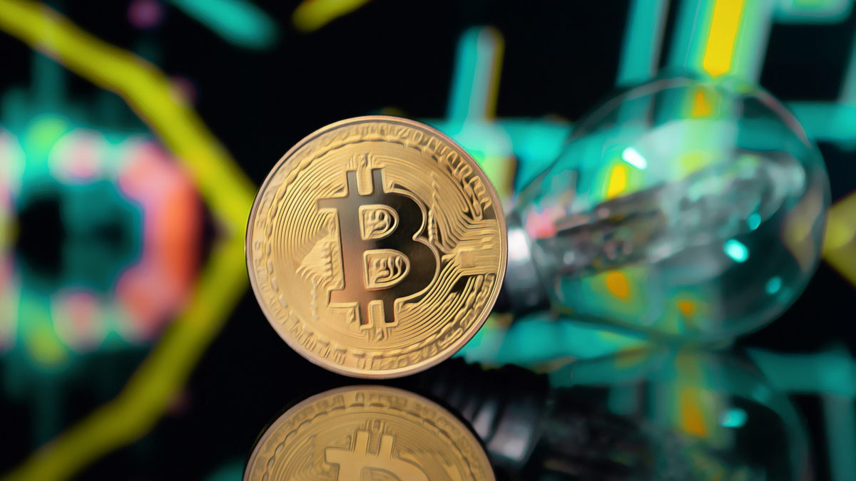 Bitcoin and Gold Soar Together: What Awaits the Cryptocurrency Market?