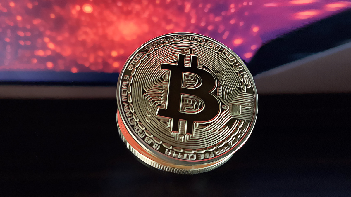 XRP Faces Bearish Momentum as Bitcoin Reaches New Heights