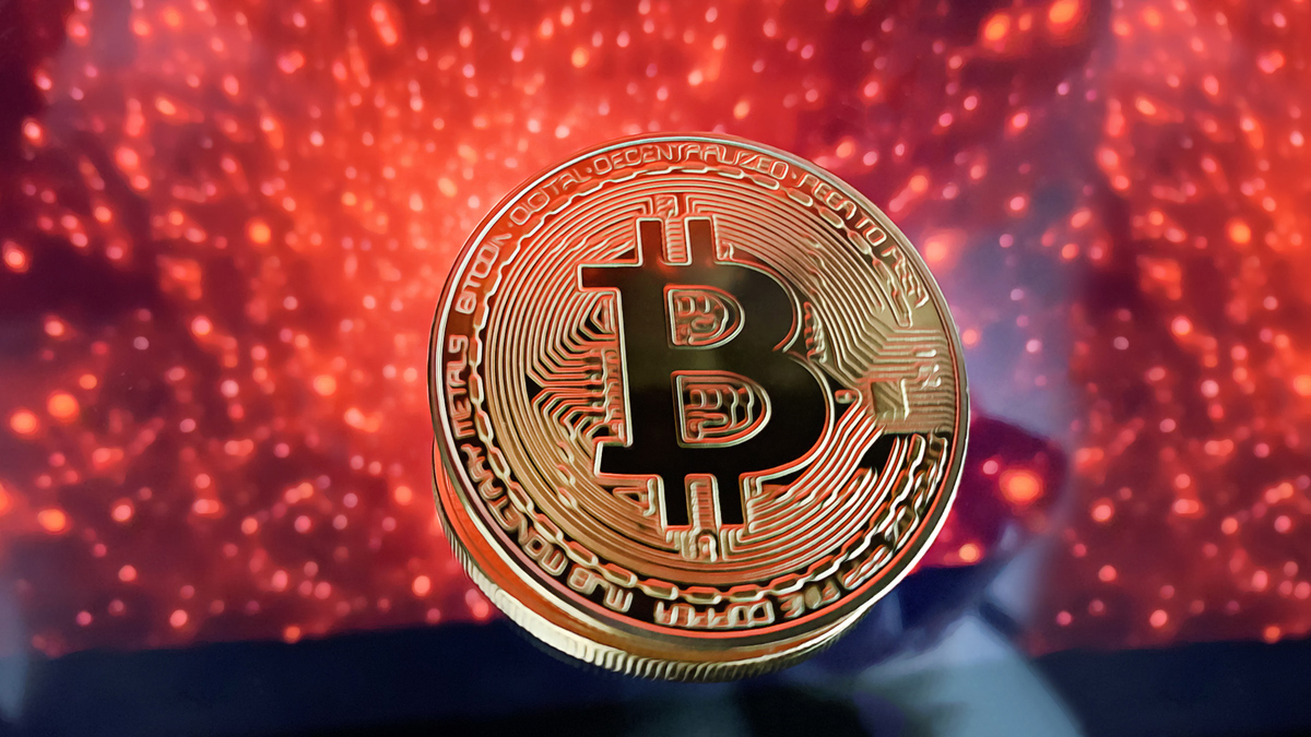 Bitcoin Faces Uncertainty as Traders Hedge Bets on Future Moves