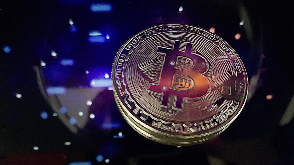 Bitcoin Plummets as Retail Investors Flee Market