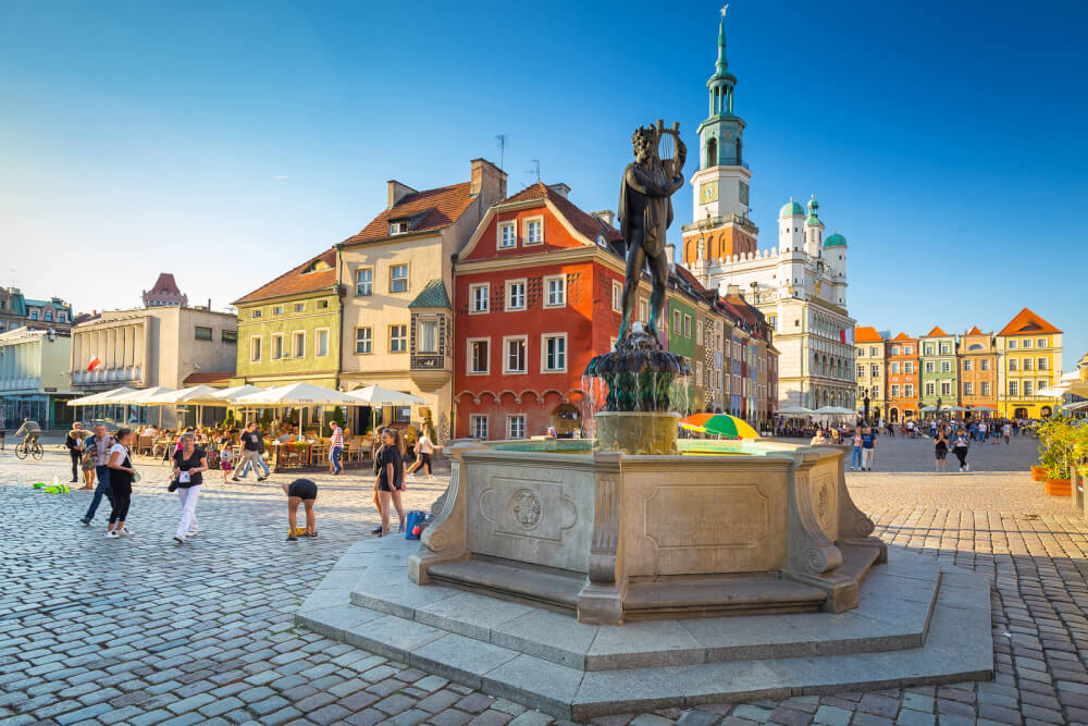 Polish President Blocks Strict Crypto Act, Sparking Government Backlash