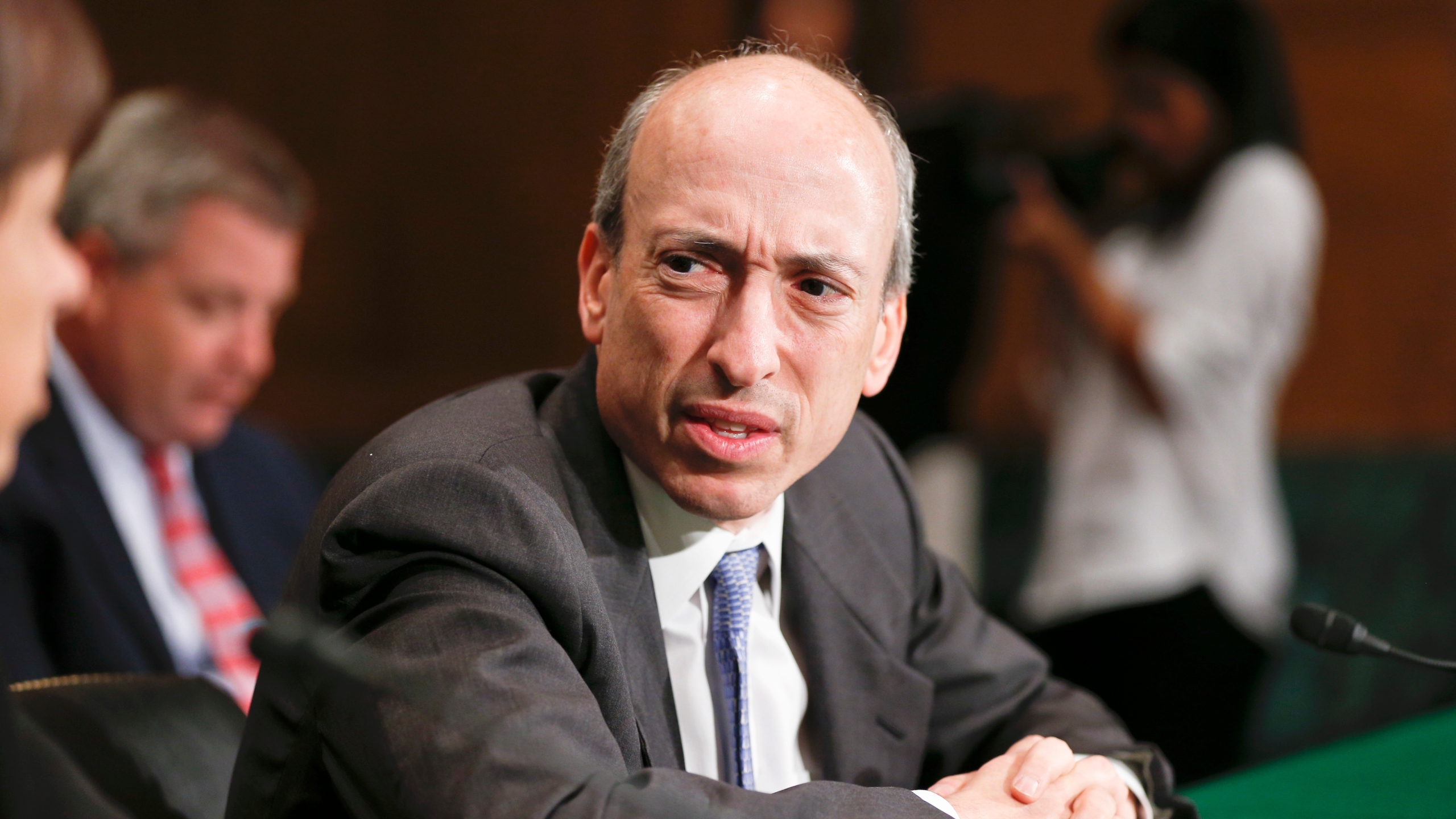 Lawmakers Probe SEC Integrity After Loss of Gensler’s Text Records