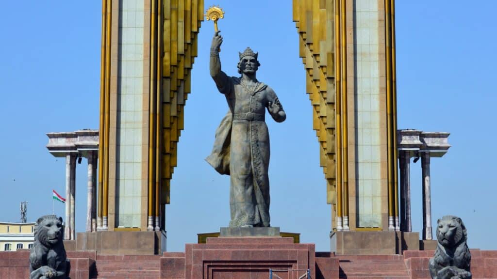 New Tajikistan Law Criminalizes Electricity Theft for Mining