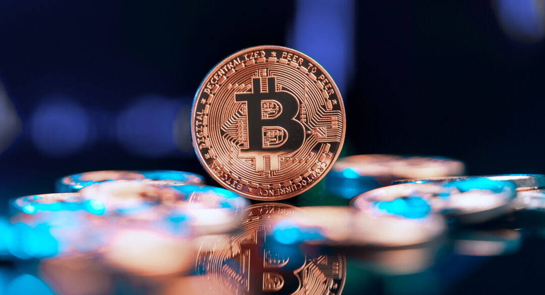 Centralized Bitcoin Holdings Fall to Multi-Year Lows Amid Rally Towards $126,000