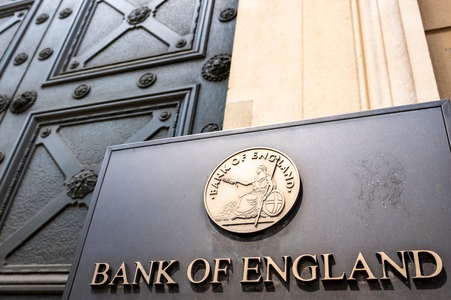 UK Central Bank Softens Stance, Exempts Crypto Exchanges From Proposed £10 Million Stablecoin Limits