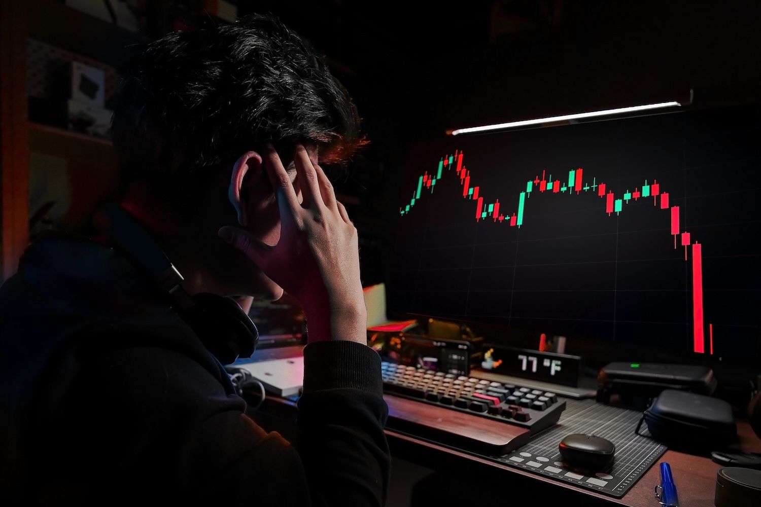 Crypto Bloodbath: $9 Billion in Liquidations as Bitcoin Tumbles 10% Amid Trump's 100% China Tariff Bombshell