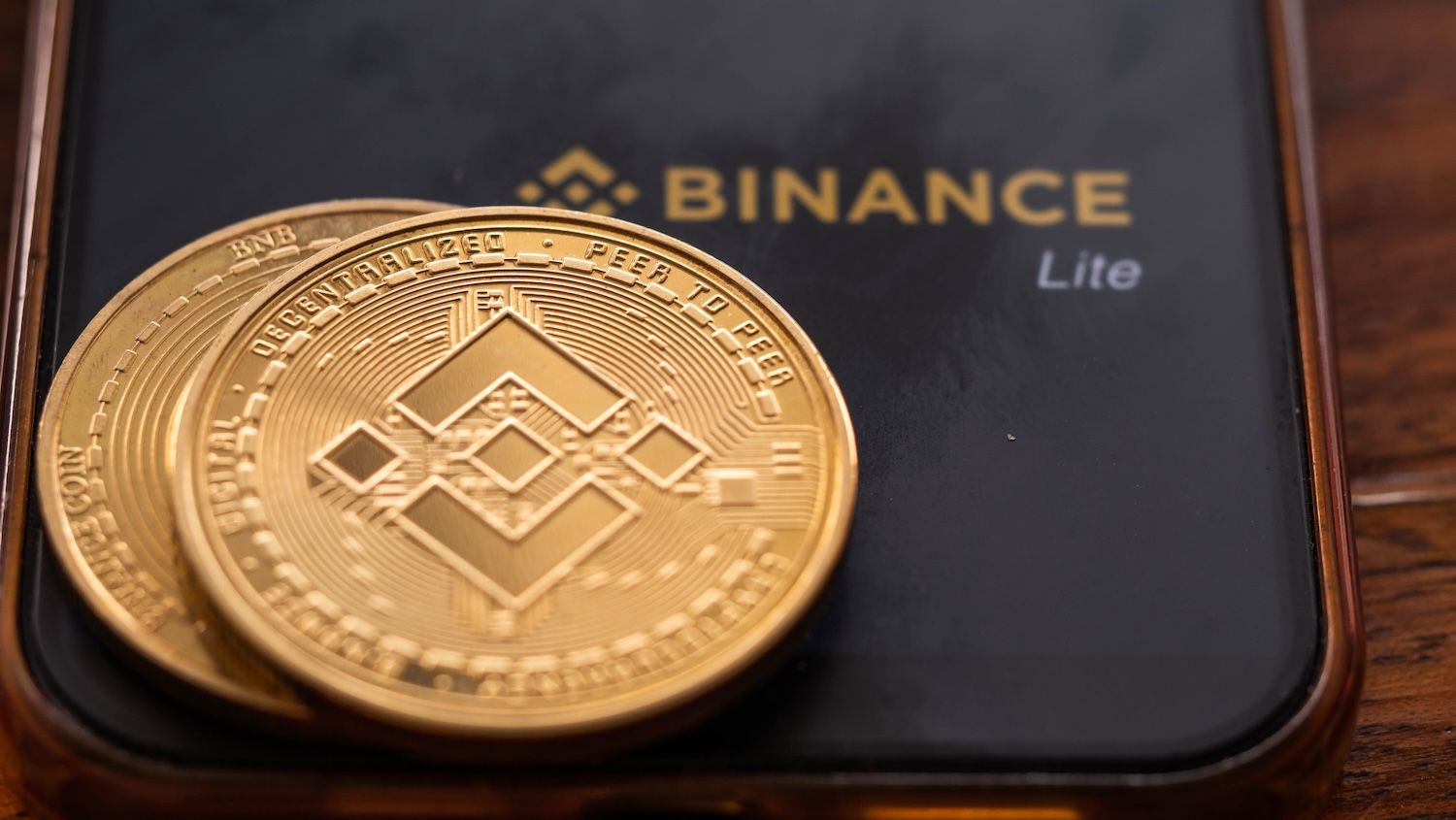 BNB Chain’s 'Yellow Season': What’s Fueling Its Lead Over Solana and Base?