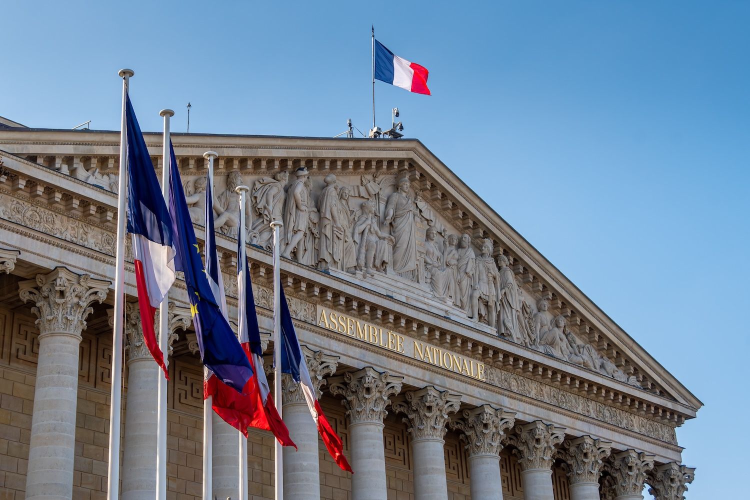 France Proposes 420,000 Bitcoin Reserve While Seeking to Block ECB Digital Euro