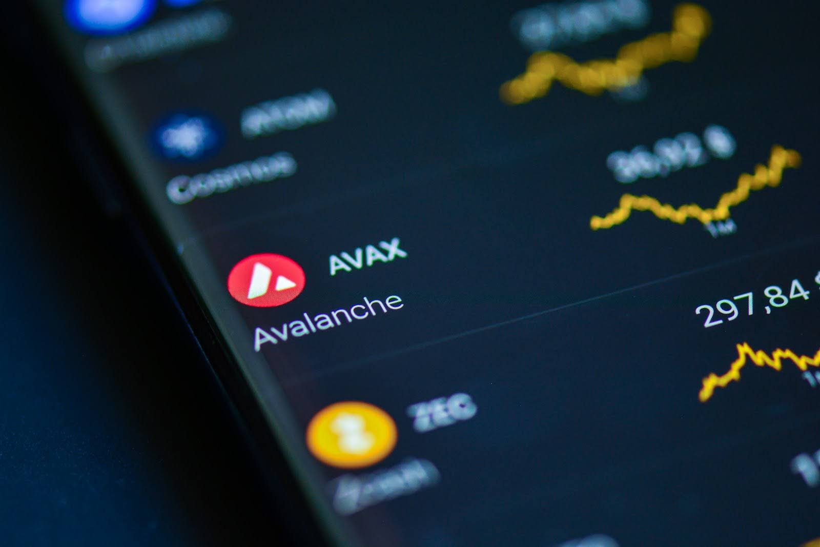 Why $13.79 AVAX Subnets Can’t Compete With Digitap’s ($TAP) Banking Tech: Best Crypto to Buy 2026?