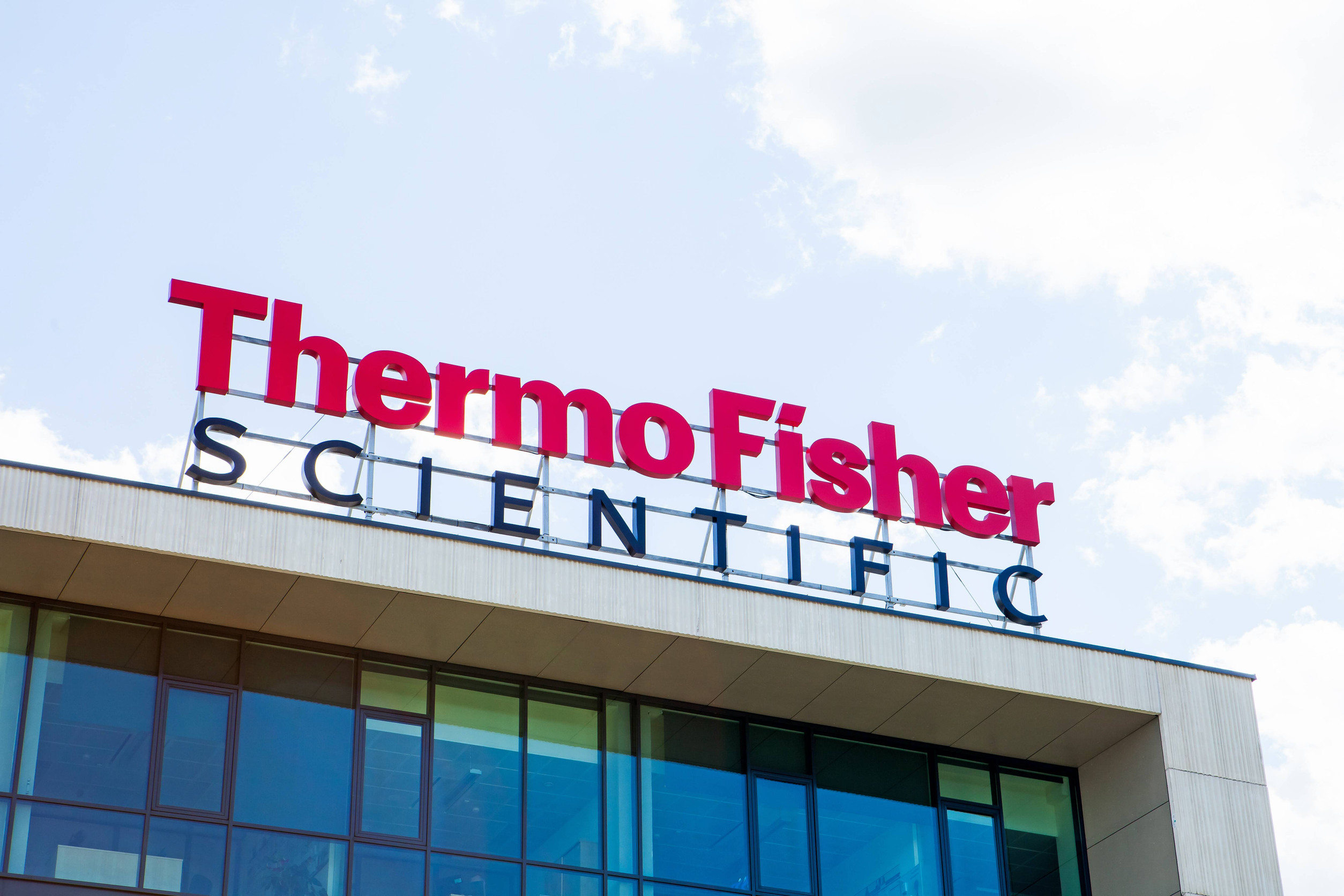 Thermo Fisher (TMO) Delivers Q3 Beat, Highlights Positive 2025 Outlook