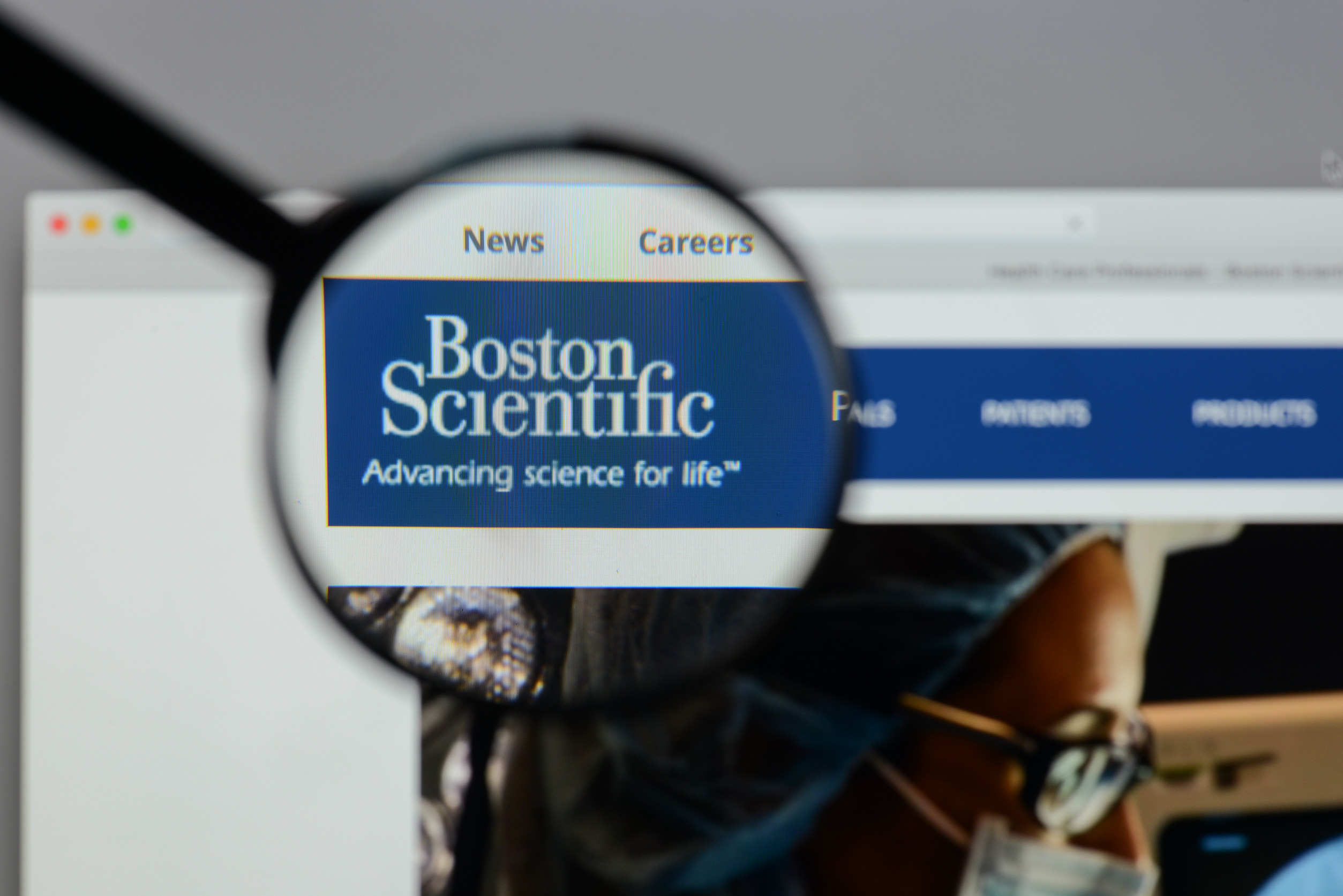 Boston Scientific Reports Strong Q3 2025 Results, Raises Full-Year Outlook