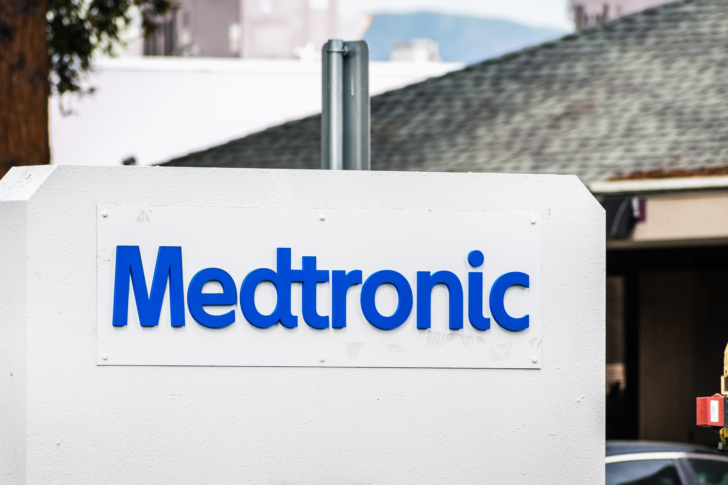 Medtronic (MDT) Tops Q2 Estimates and Raises FY26 Outlook