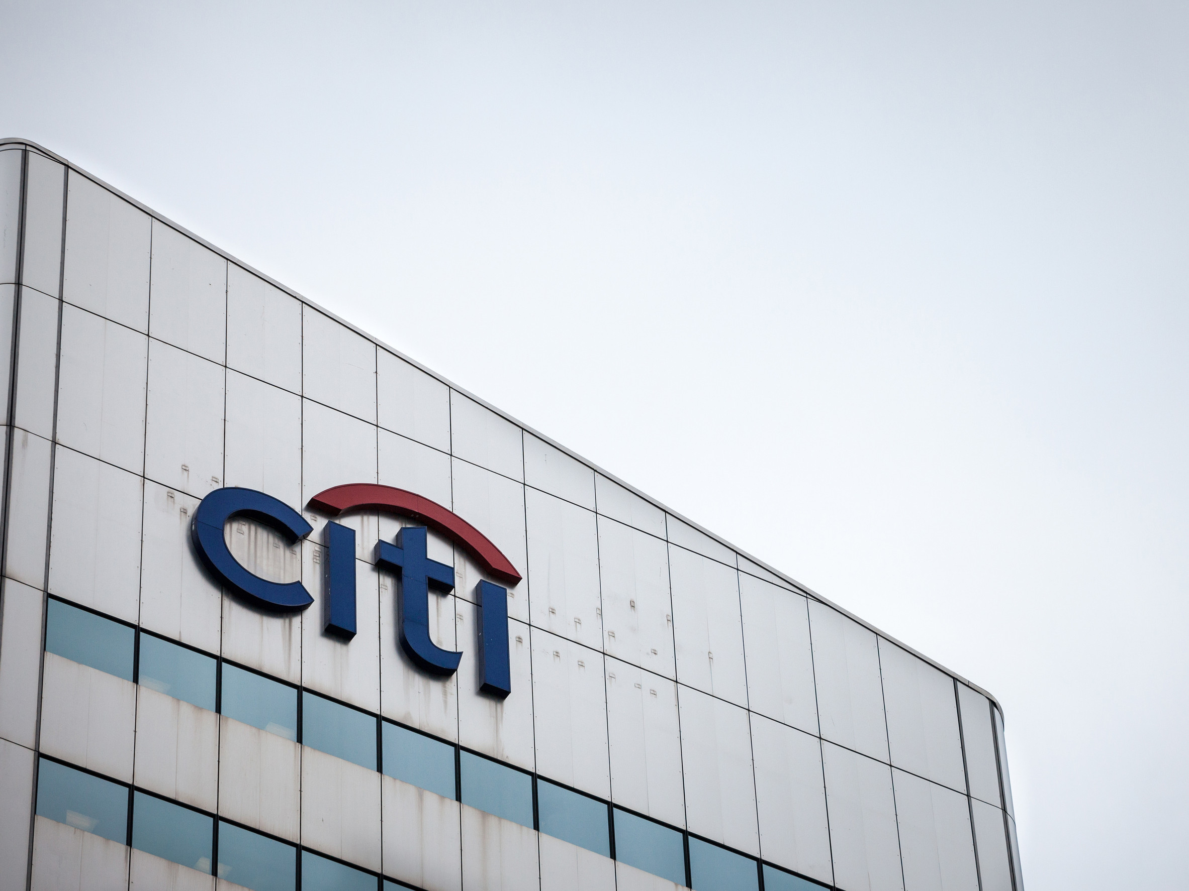 Citigroup Beats Earnings Estimates but Misses Revenue in Q4 2025