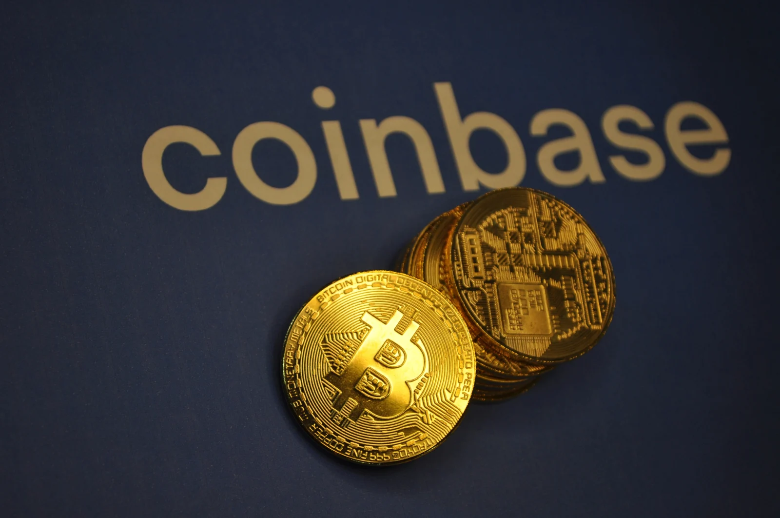 'Total Lie': Brian Armstrong and Coinbase Execs Deny Lobbying Against Bitcoin