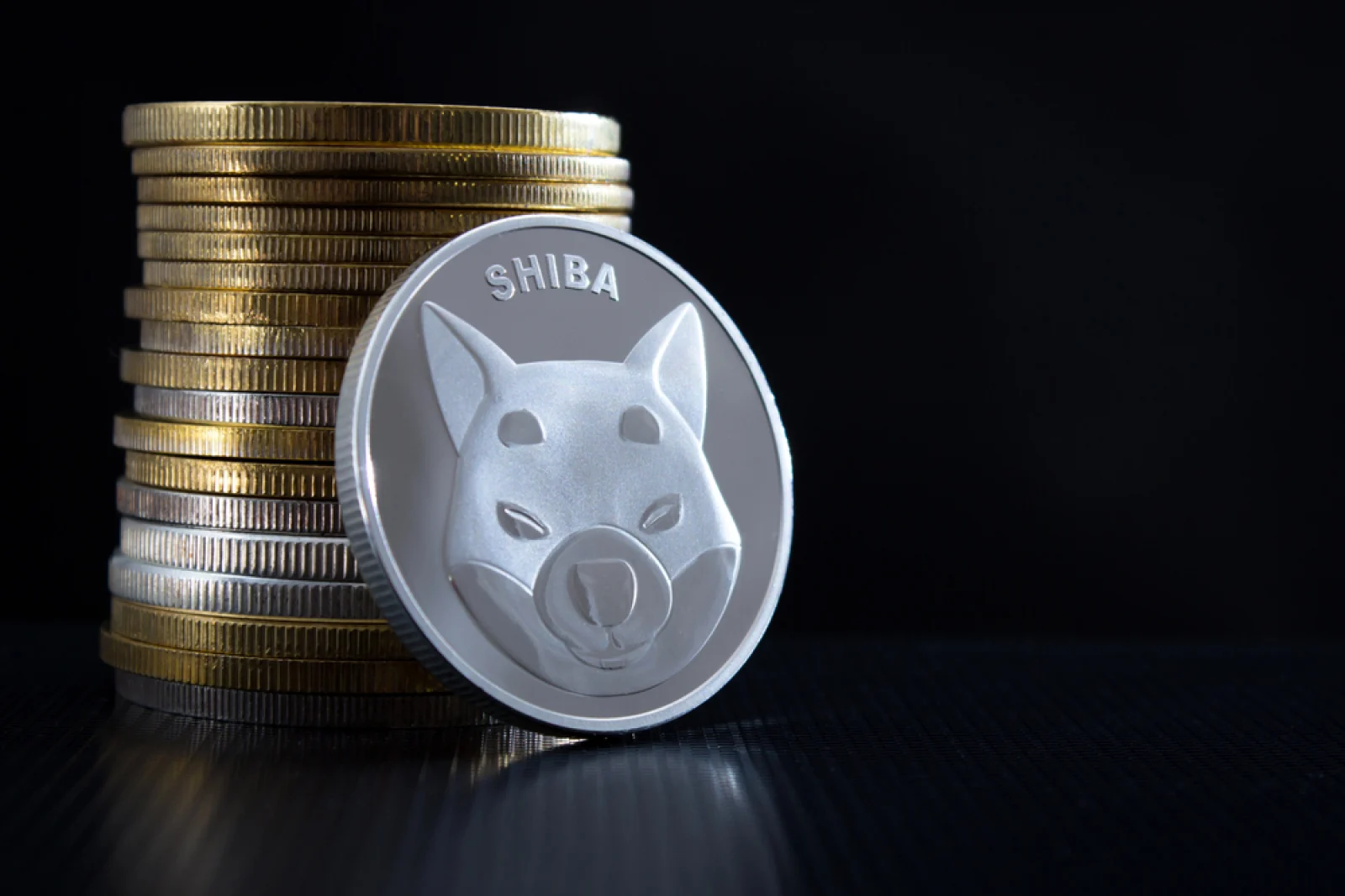Shiba Inu Loses $0.000006 Threshold: Three Possible Price Scenarios
