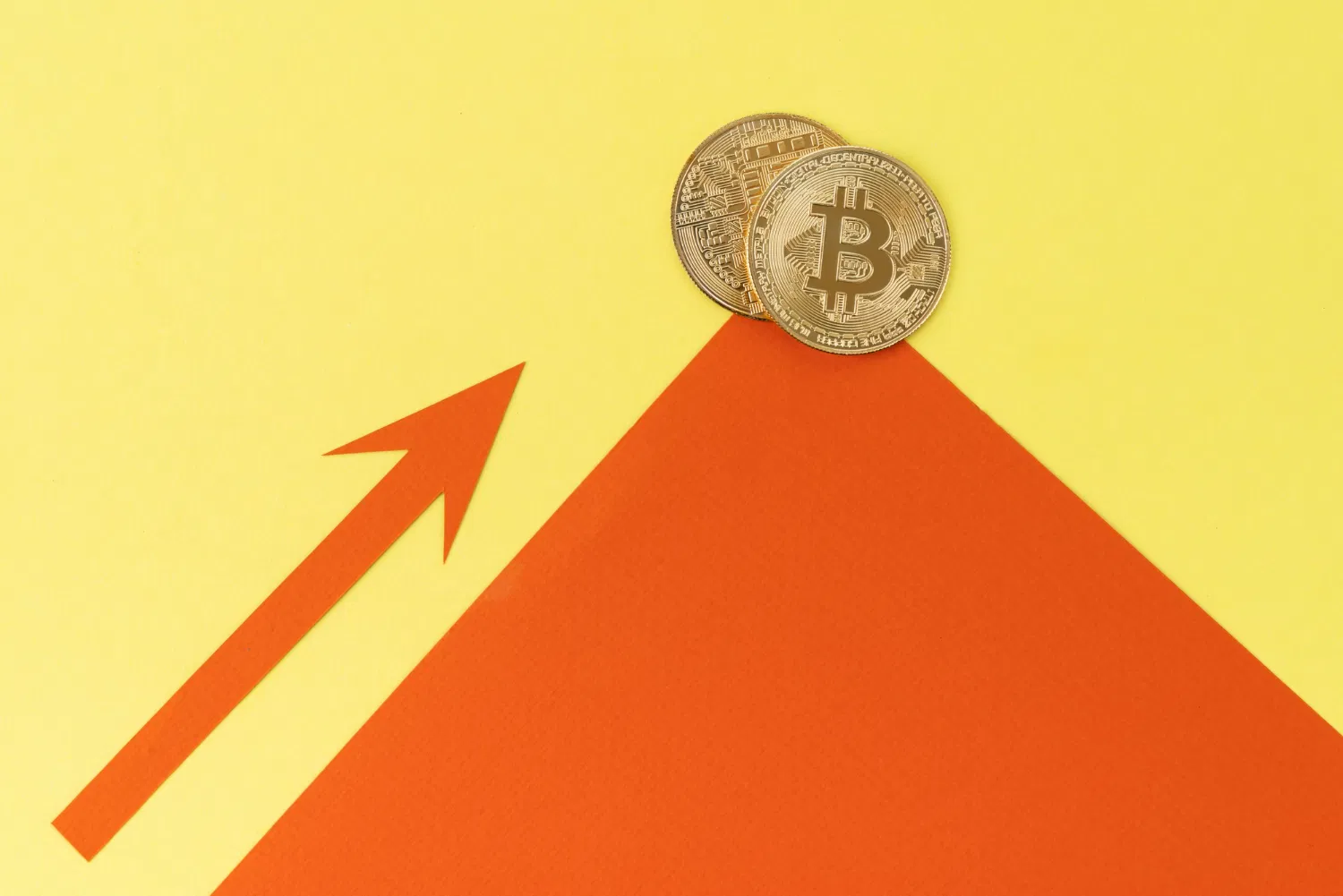 $100B Dormant Bitcoin Awakens: Profit-Taking Wave or Long-Term Holder Exodus?