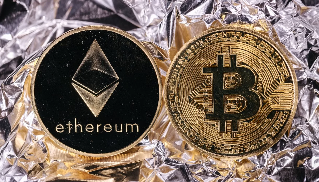 Bitcoin and Ethereum's Crucial Friday Arrives! BTC and ETH Prices Just Started Rising, But There's a Risk of $4.5 Billion in Selling Pressur...