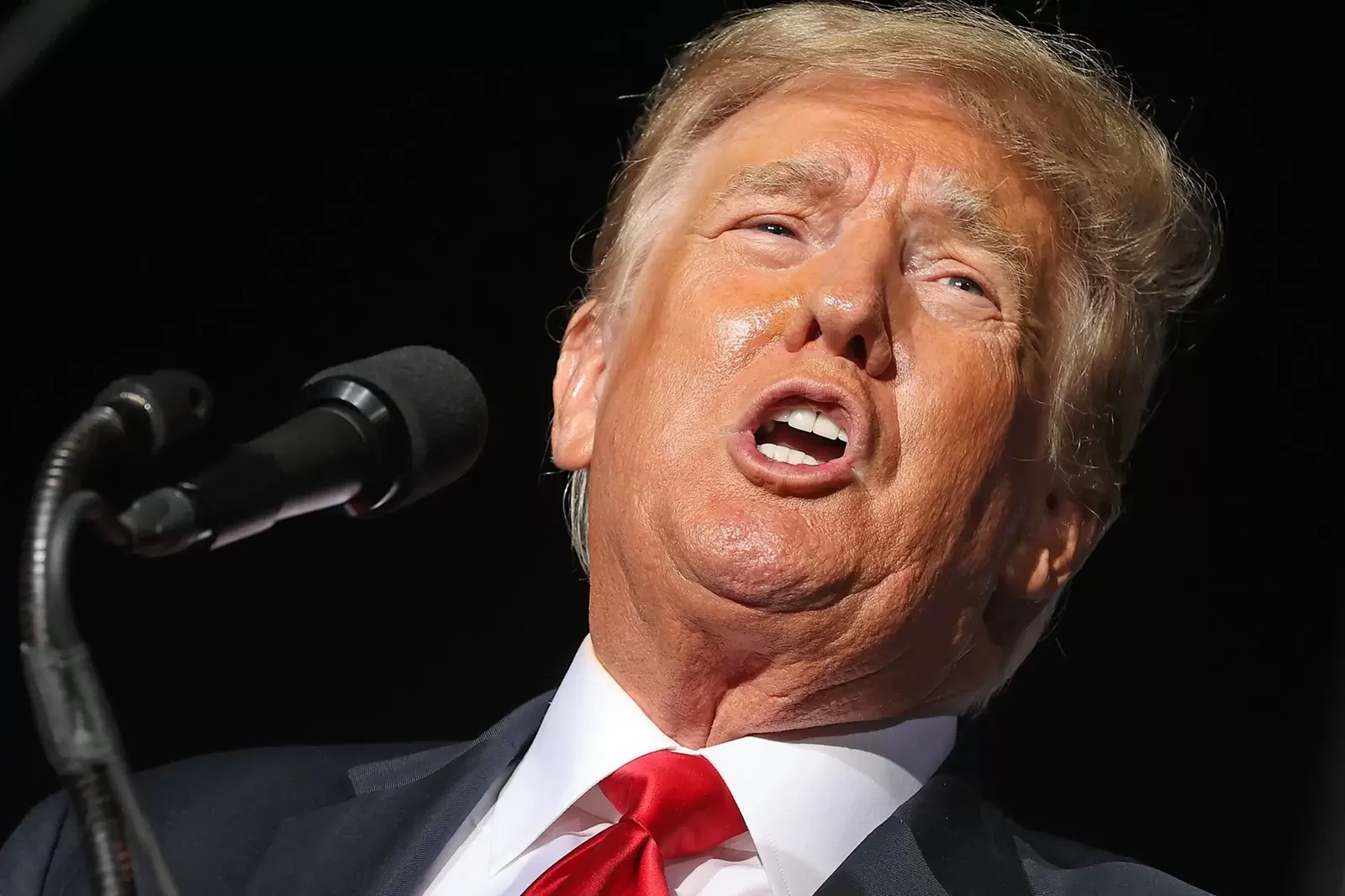 Shocking Claim: A $1.1 Billion Cryptocurrency Short Position Was Opened One Minute Before Donald Trump’s Tariff Message