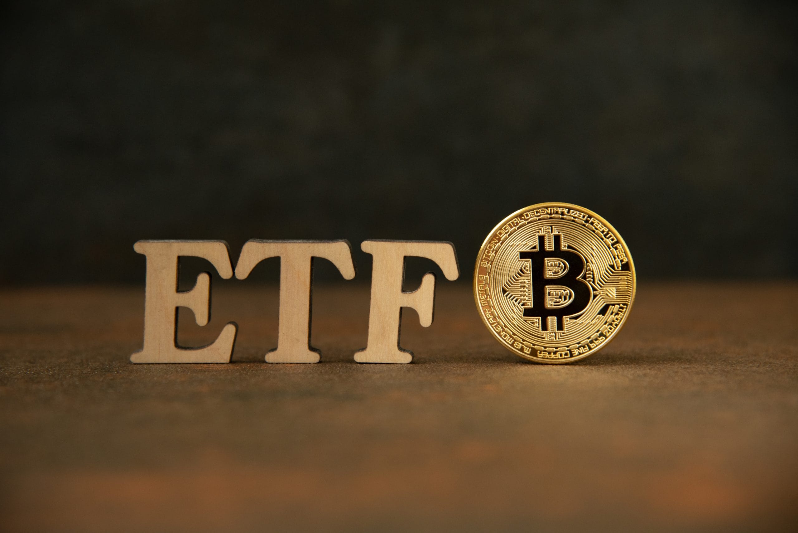 BlackRock’s $474M Bitcoin Exit Sparks Liquidity Panic as ETF Outflows Accelerate