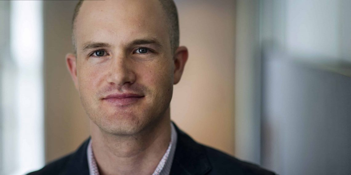 Coinbase CEO Warns Banks: Embrace Stablecoins or Become Obsolete